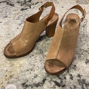 Sofft Open Toe Sandals in Tan and Gold